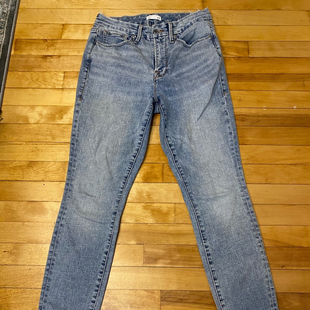 Good American new jeans! Worn once, super comfy.